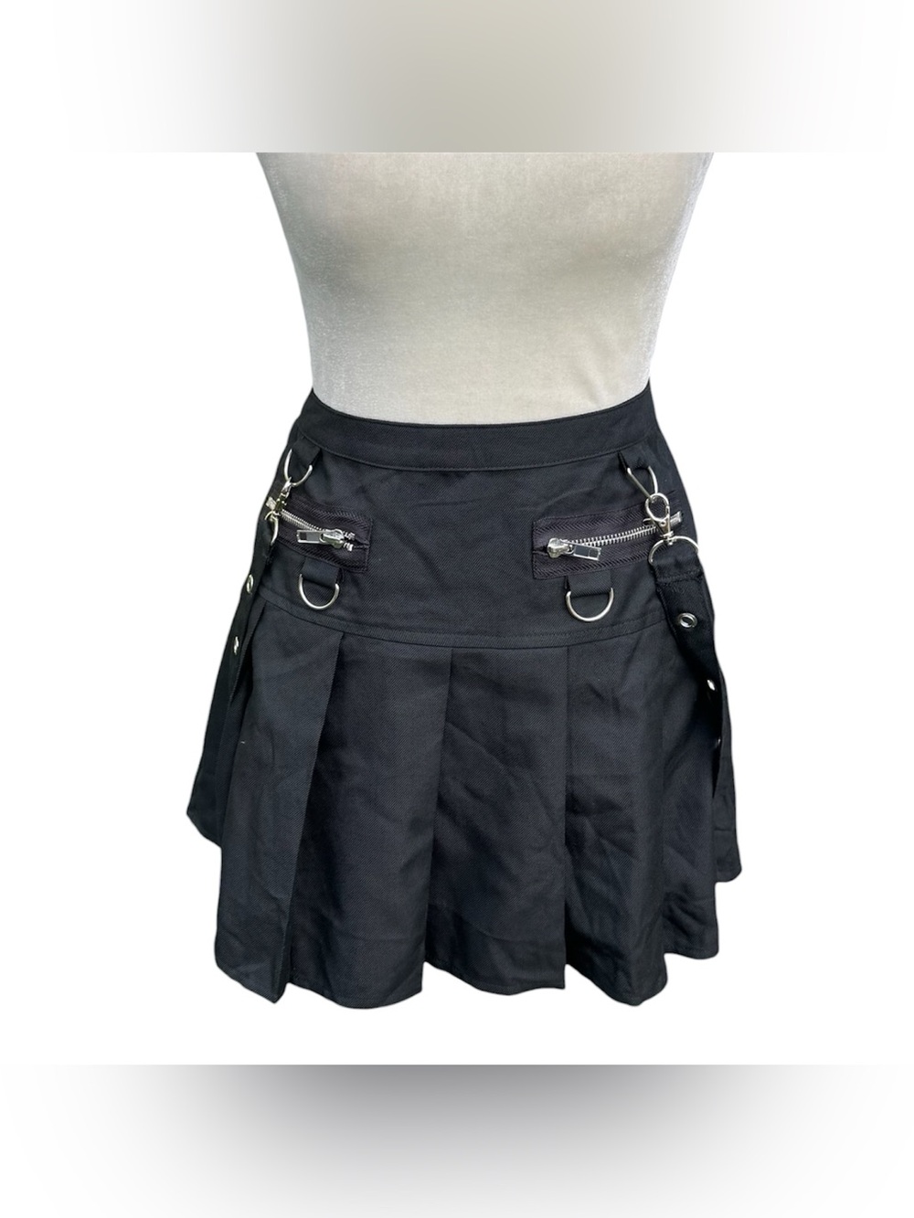 Hot Topic Punk Goth Black Chain D Ring Suspender NWT Mini Pleated Skirt Medium